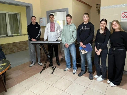 Poseta iz Gimnazije: Radost u Domu “Fenix”